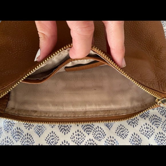 SOLD - Michael Kors Brown Gilmore Cross Body Bag - Picture 10 of 13